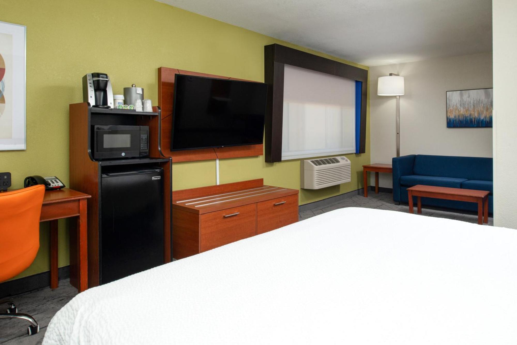 Holiday Inn Express Hotel & Suites Farmington By Ihg Bagian luar foto