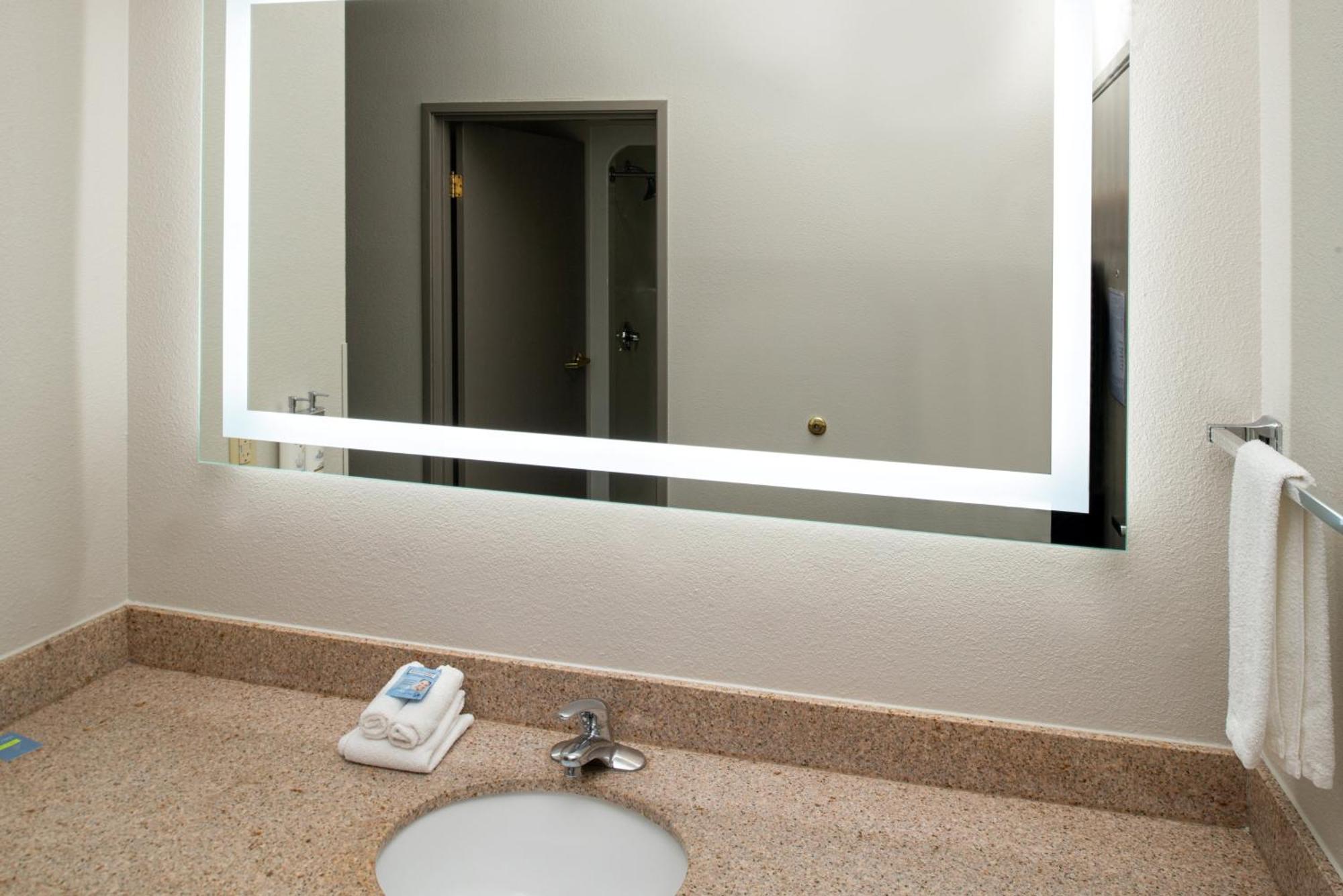 Holiday Inn Express Hotel & Suites Farmington By Ihg Bagian luar foto