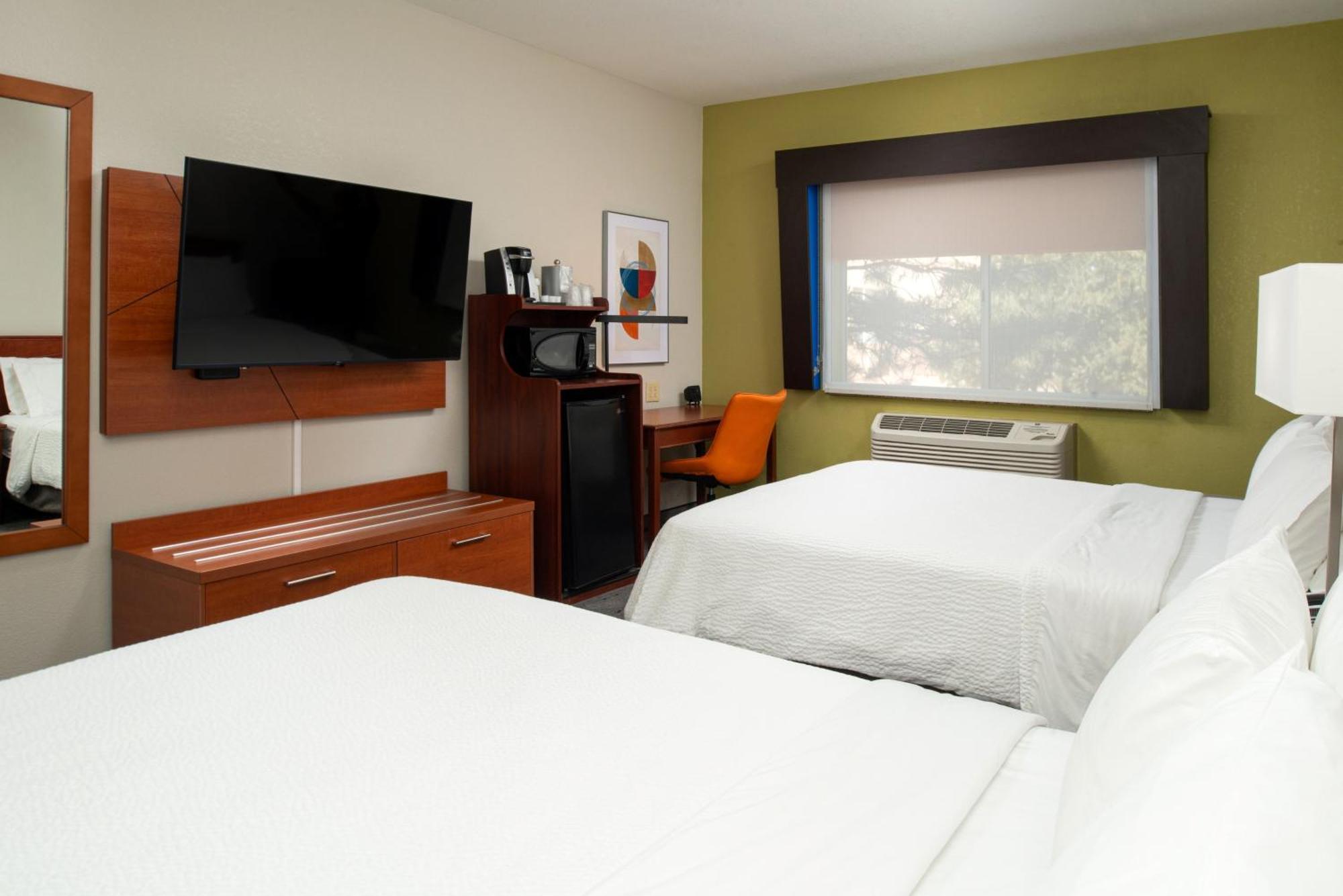 Holiday Inn Express Hotel & Suites Farmington By Ihg Bagian luar foto