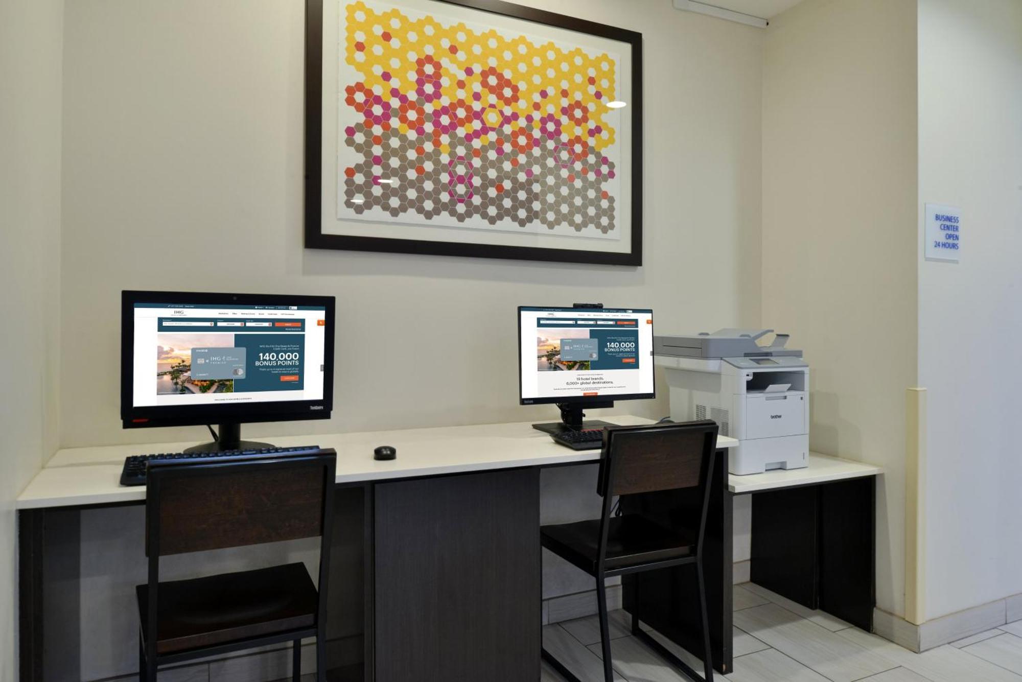 Holiday Inn Express Hotel & Suites Farmington By Ihg Bagian luar foto