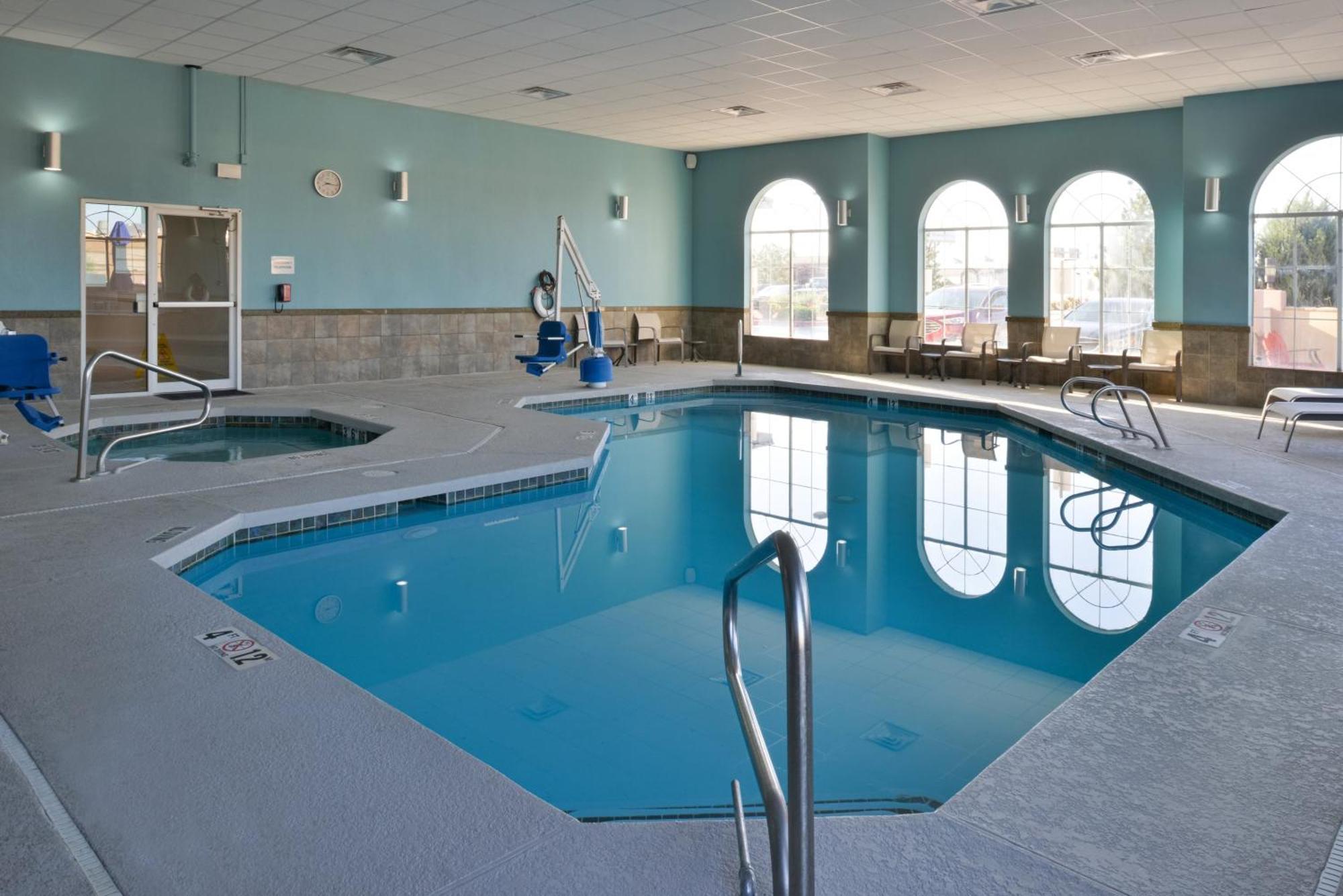 Holiday Inn Express Hotel & Suites Farmington By Ihg Bagian luar foto