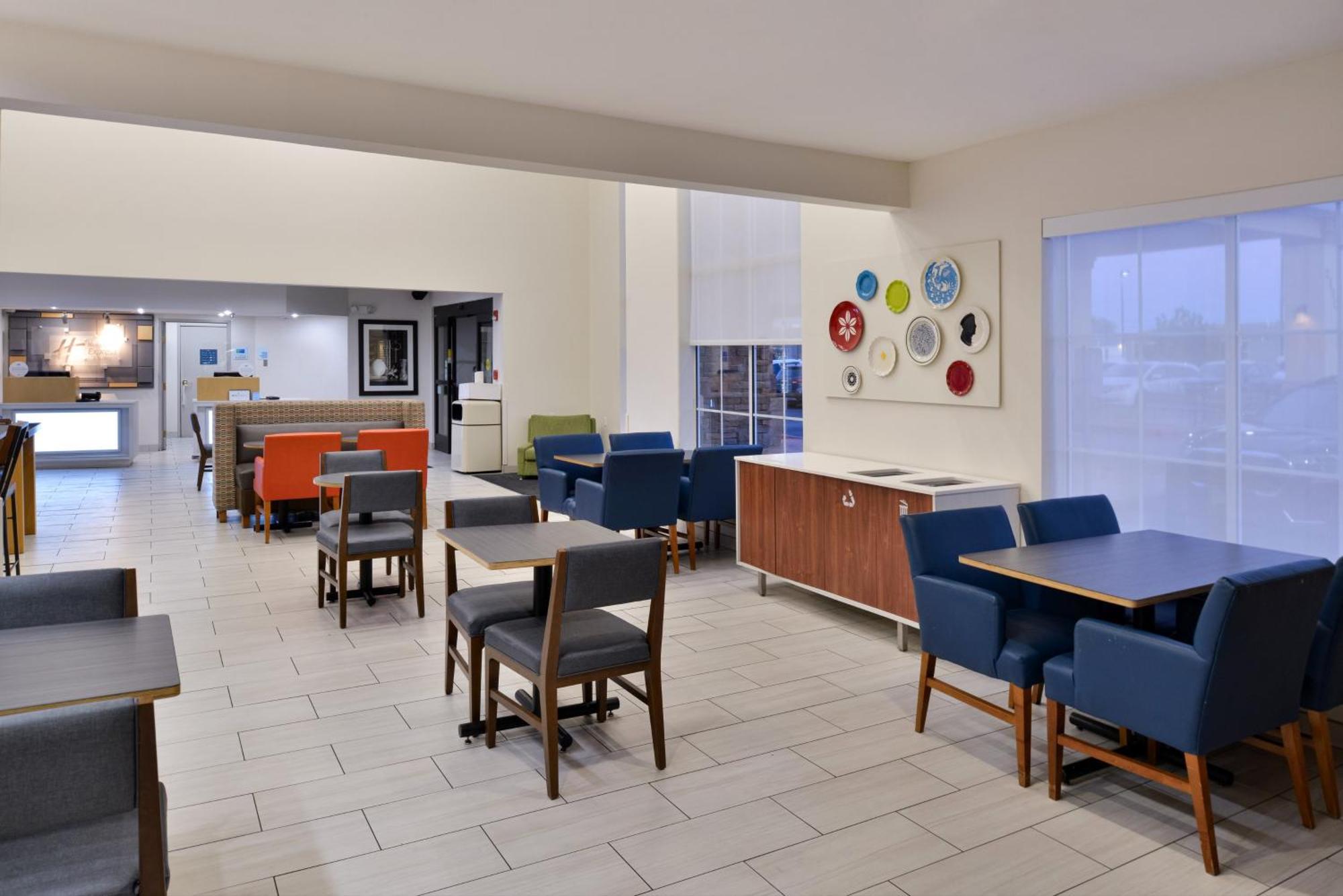 Holiday Inn Express Hotel & Suites Farmington By Ihg Bagian luar foto