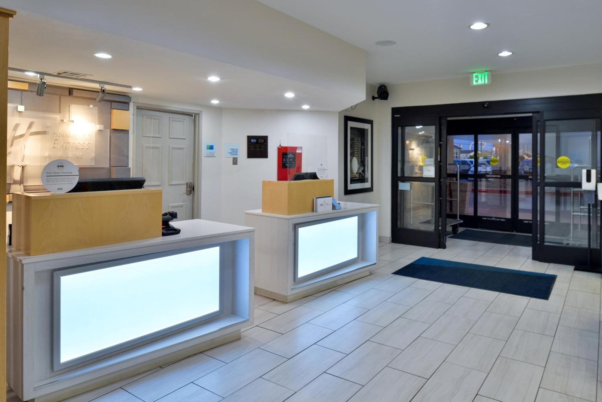 Holiday Inn Express Hotel & Suites Farmington By Ihg Bagian luar foto