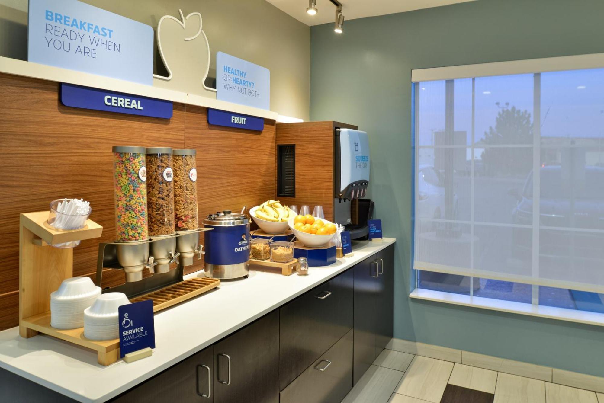 Holiday Inn Express Hotel & Suites Farmington By Ihg Bagian luar foto