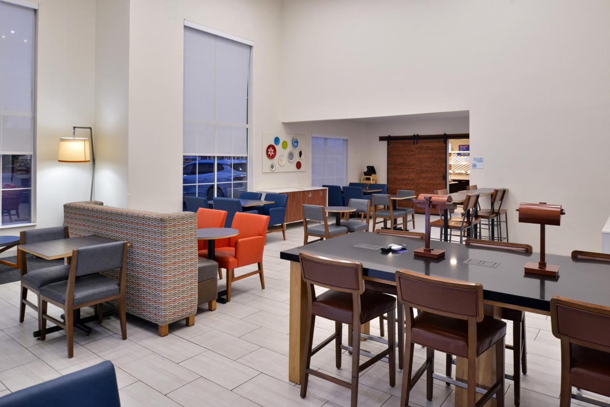 Holiday Inn Express Hotel & Suites Farmington By Ihg Bagian luar foto