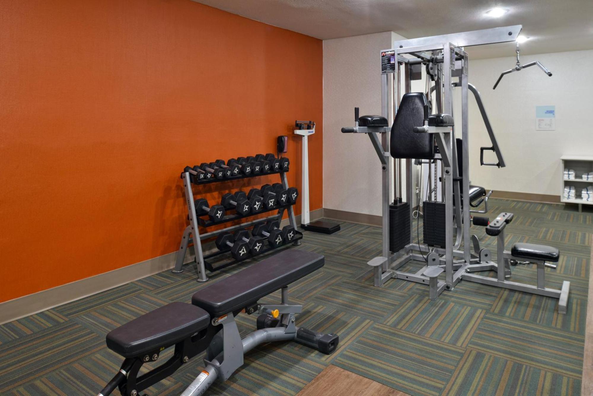 Holiday Inn Express Hotel & Suites Farmington By Ihg Bagian luar foto